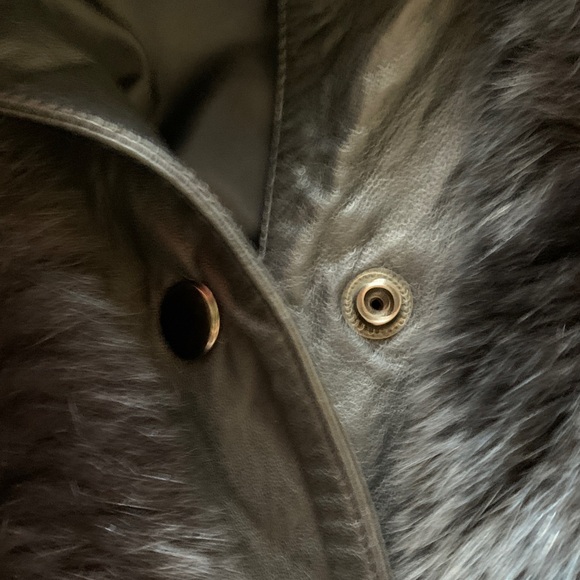 VINTAGE FINLAND FOX FUR BLACK WITH DETACHABLE LEATHER SLEEVES BOMBER VEST - Picture 5 of 15